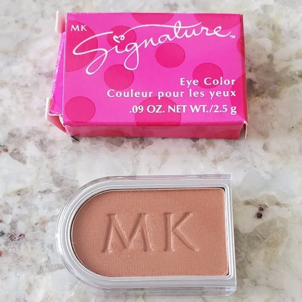 Mary Kay Signature Woodland eye color